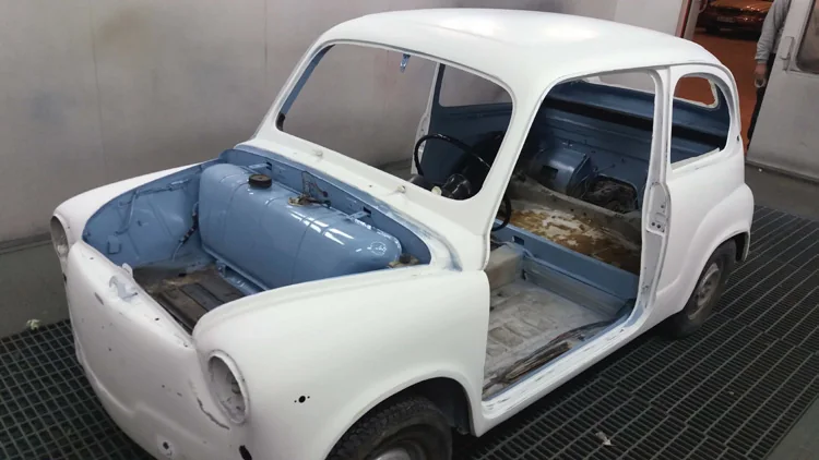 Seat 600 en blanco durante la restauración